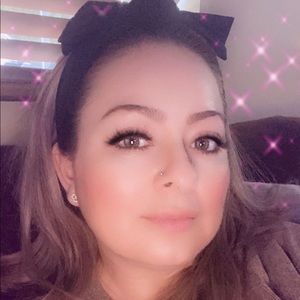 Meet your Posher, Perla